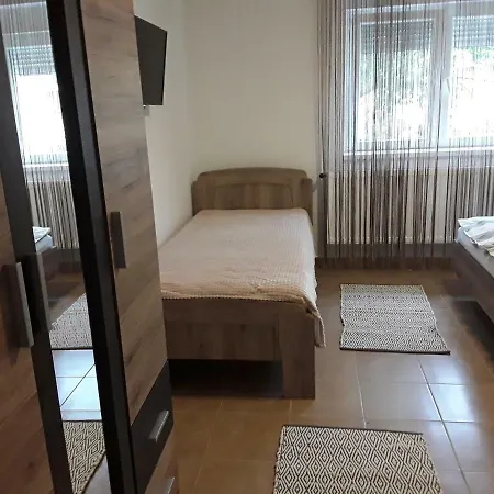 Maria Vendeghaz 게스트하우스 3*
